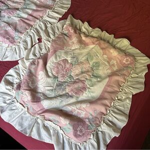 Vtg Sears square Floral Ruffled Pillow Shams